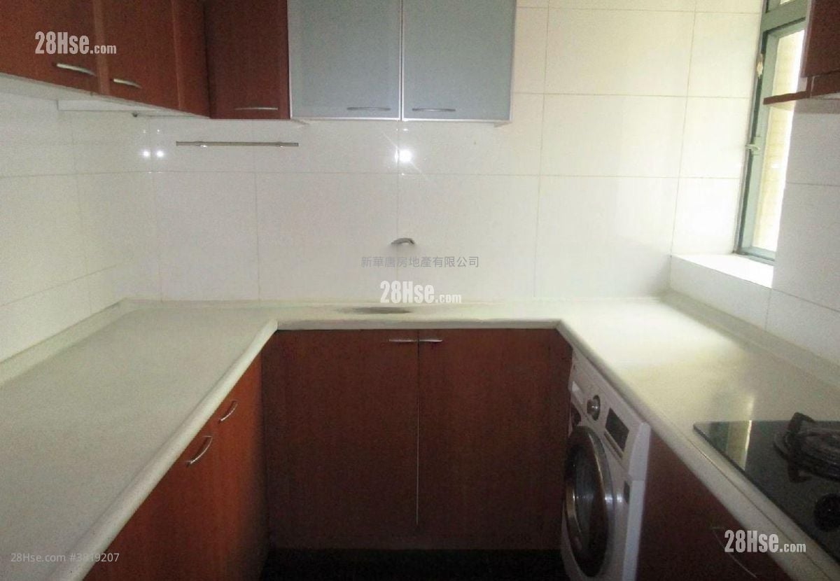 No.2 Park Road Rental 3 Bedrooms , 2 Bathrooms 799 ft²