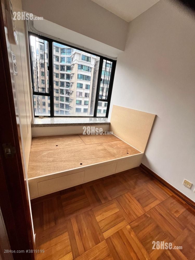 Metropolitan Rise Rental 2 Bedrooms , 1 Bathroom 409 ft²