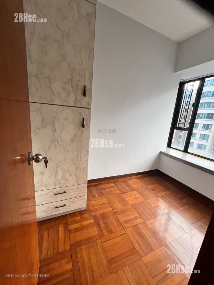 Metropolitan Rise Rental 2 Bedrooms , 1 Bathroom 409 ft²