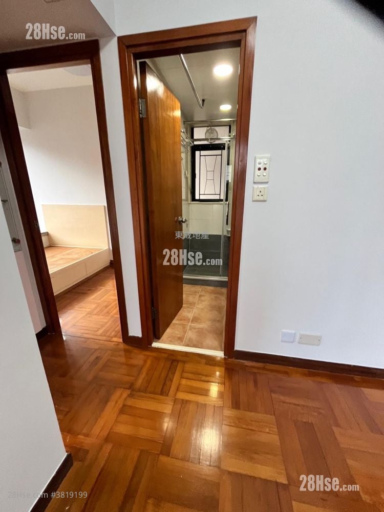 Metropolitan Rise Rental 2 Bedrooms , 1 Bathroom 409 ft²