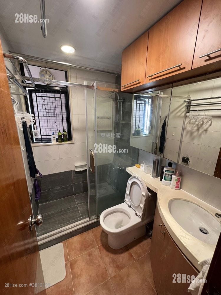 Metropolitan Rise Rental 2 Bedrooms , 1 Bathroom 409 ft²