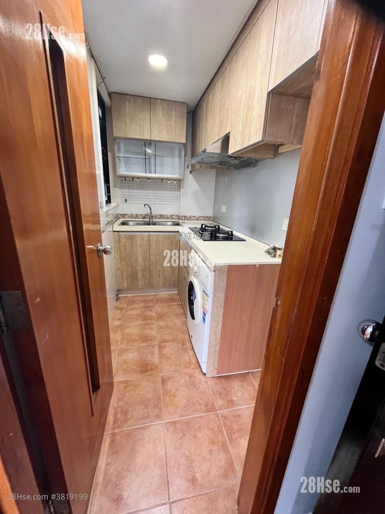 Metropolitan Rise Rental 2 Bedrooms , 1 Bathroom 409 ft²