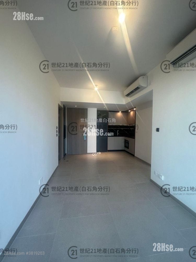 Silicon Hill Rental 3 Bedrooms , 1 Bathroom 580 ft²