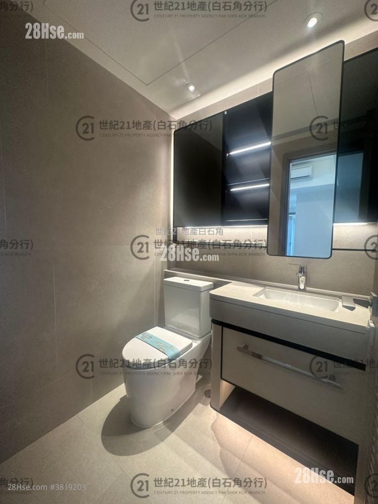 Silicon Hill Rental 3 Bedrooms , 1 Bathroom 580 ft²