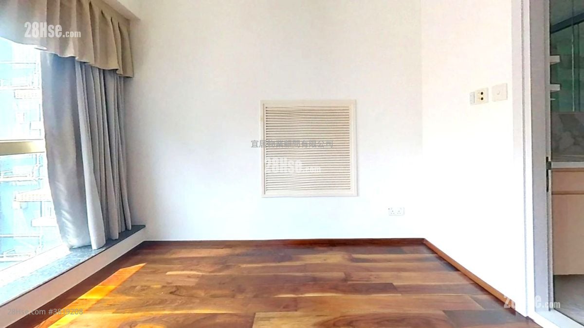 Centre Stage Rental 2 Bedrooms , 1 Bathroom 910 ft²