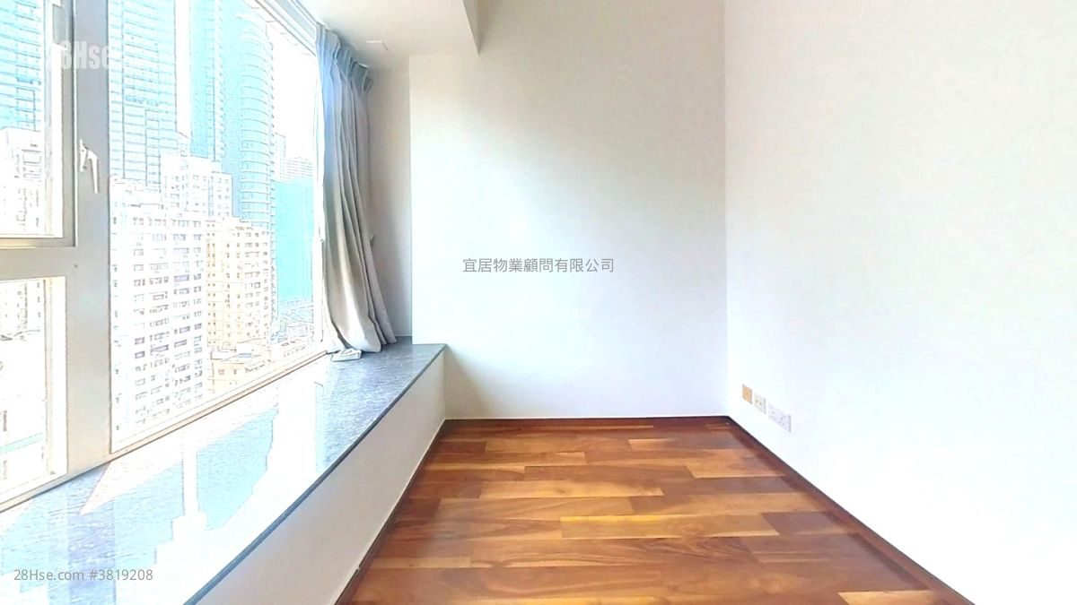 Centre Stage Rental 2 Bedrooms , 1 Bathroom 910 ft²