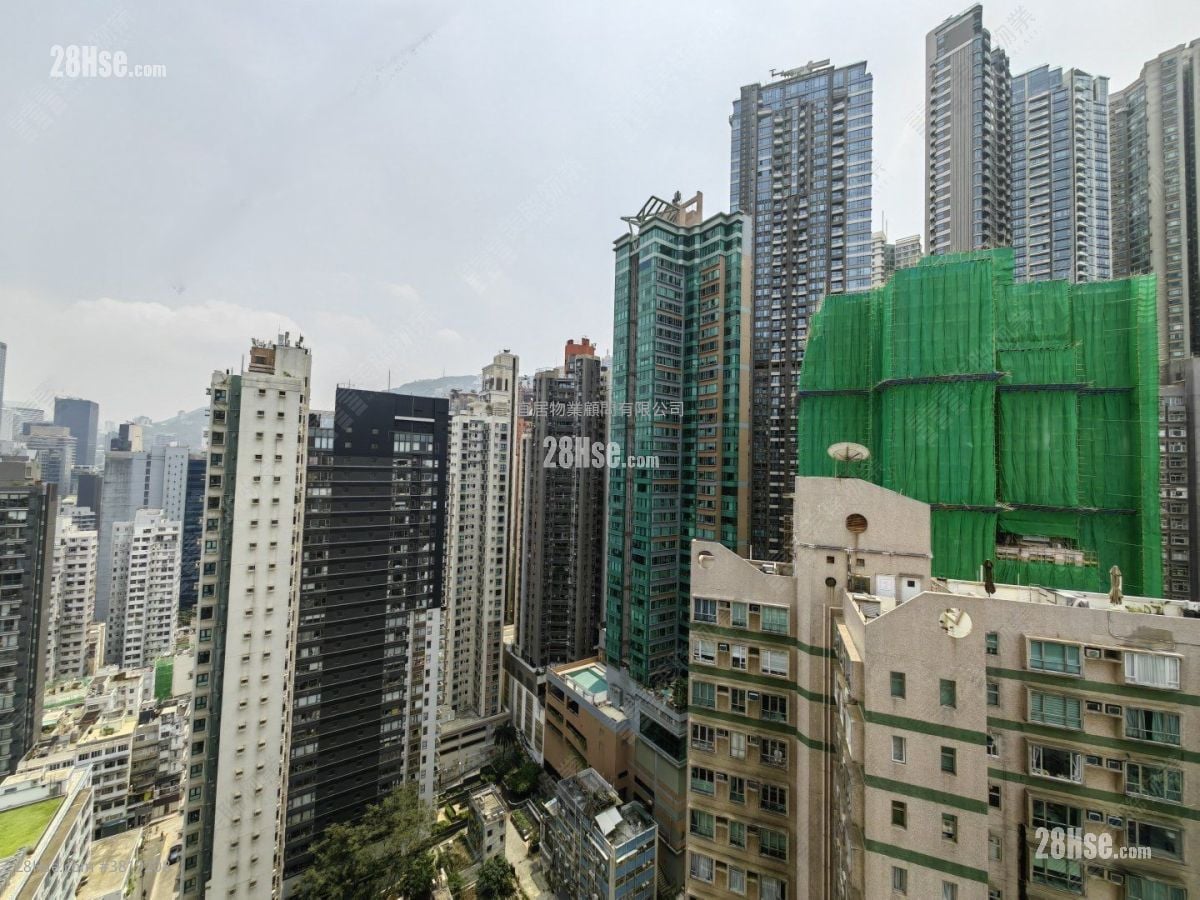 Centre Stage Rental 2 Bedrooms , 1 Bathroom 910 ft²