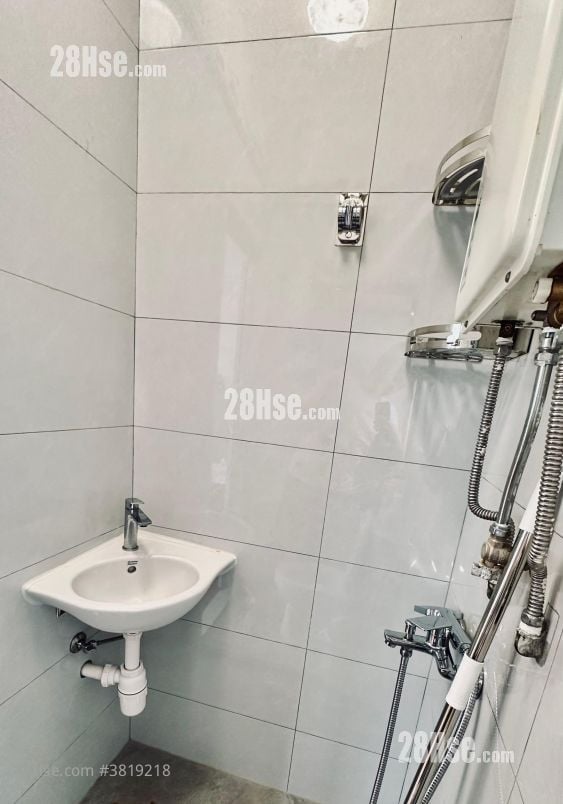 Hong Fu Building Rental 145 ft²