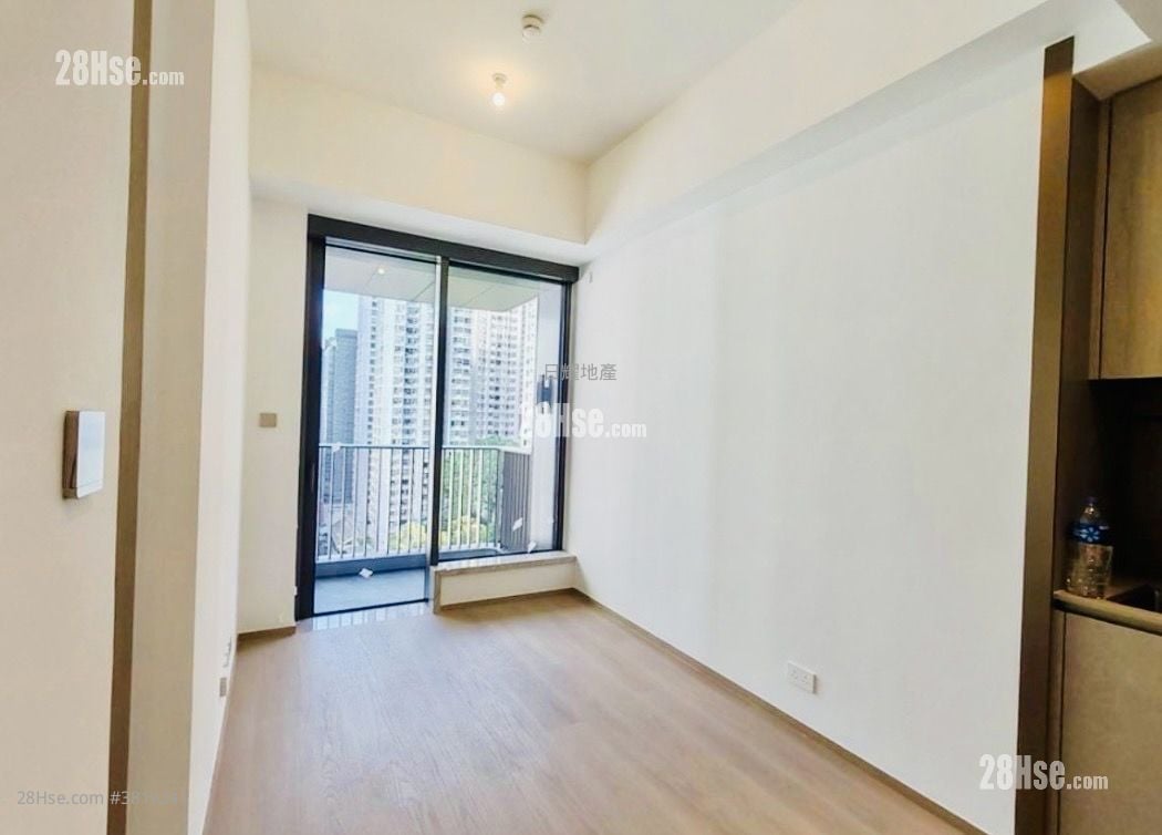 101 Kings Road Sell 2 Bedrooms , 1 Bathroom 376 ft²