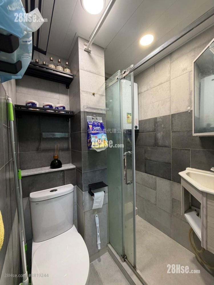 Hip Wo House Sell 1 Bedroom , 1 Bathroom 274 ft²