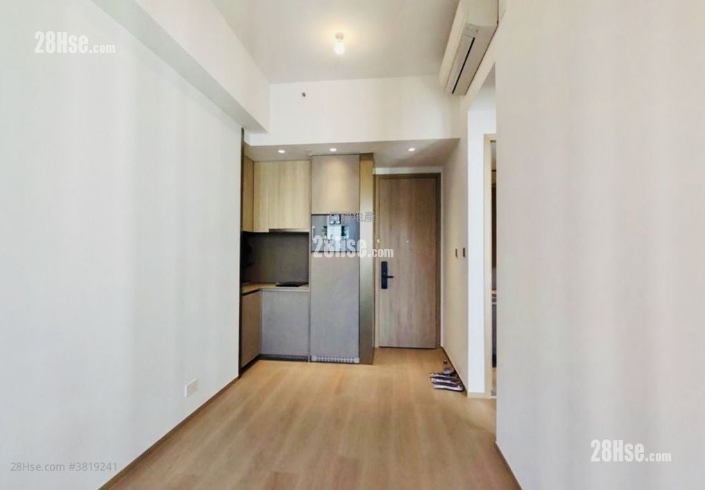 101 Kings Road Sell 2 Bedrooms , 1 Bathroom 376 ft²