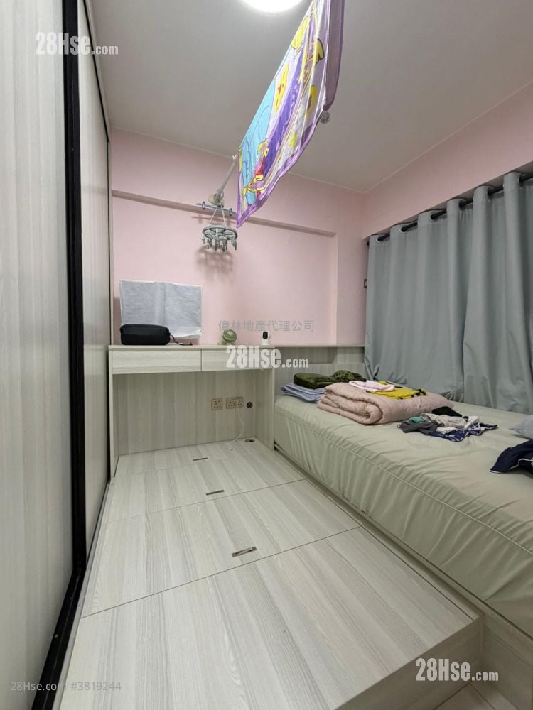 Hip Wo House Sell 1 Bedroom , 1 Bathroom 274 ft²