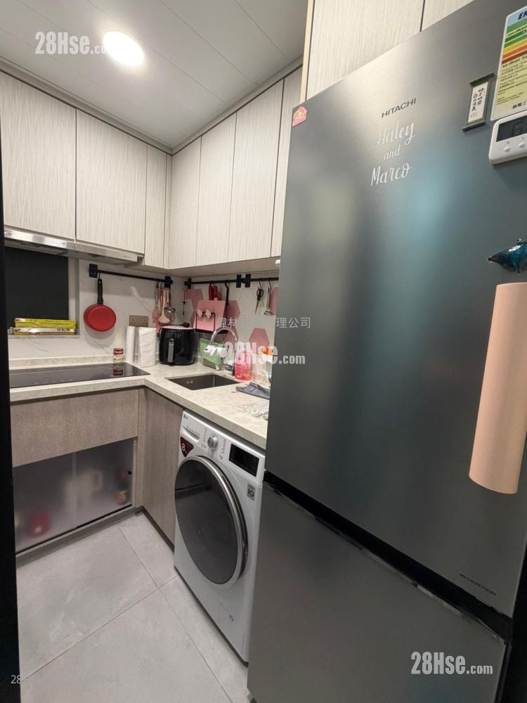 Hip Wo House Sell 1 Bedroom , 1 Bathroom 274 ft²