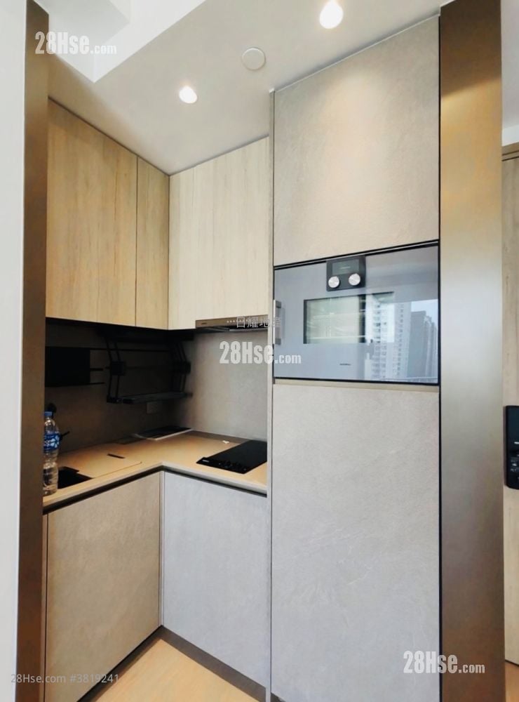 101 Kings Road Sell 2 Bedrooms , 1 Bathroom 376 ft²