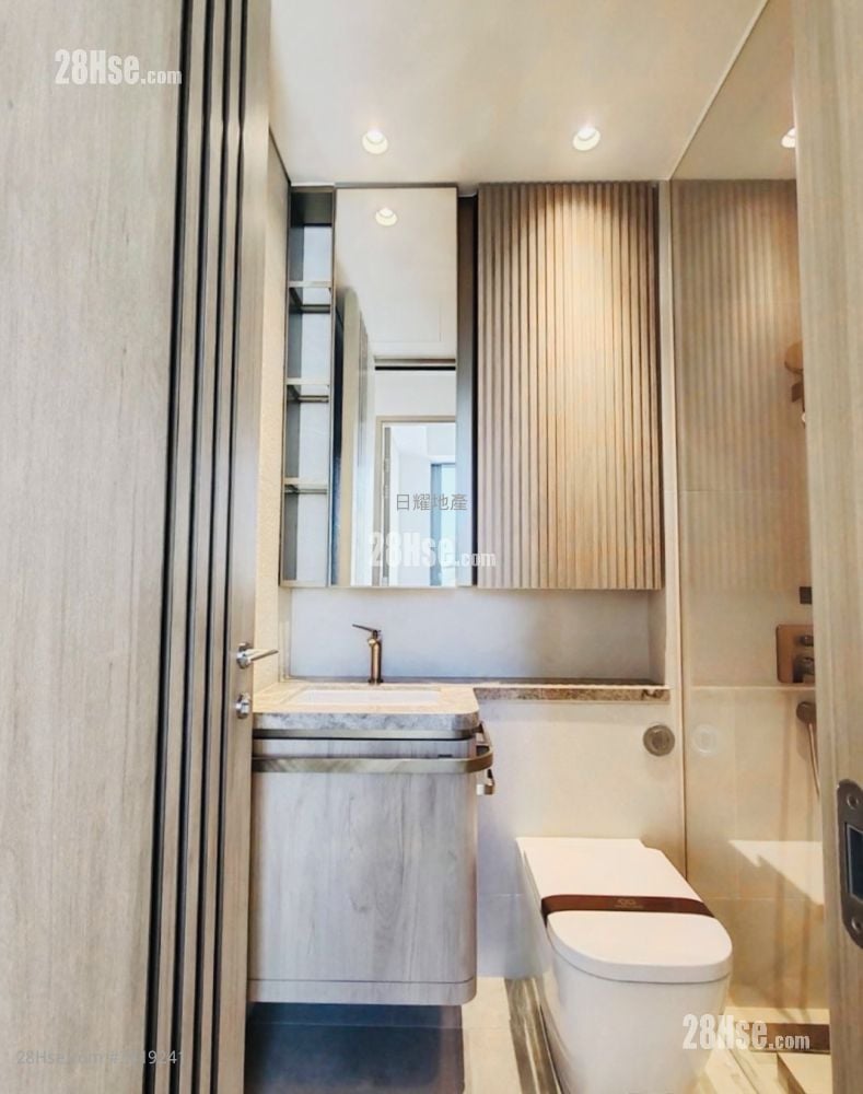 101 Kings Road Sell 2 Bedrooms , 1 Bathroom 376 ft²