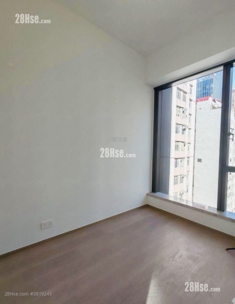 101 Kings Road Sell 2 Bedrooms , 1 Bathroom 376 ft²