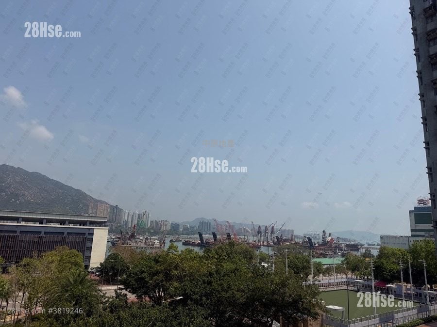 2Gerher Sell 2 Bedrooms 484 ft²