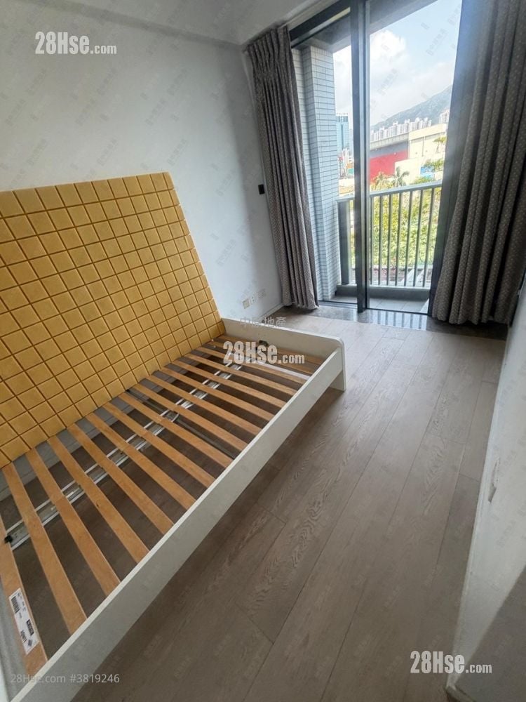 2Gerher Sell 2 Bedrooms 484 ft²