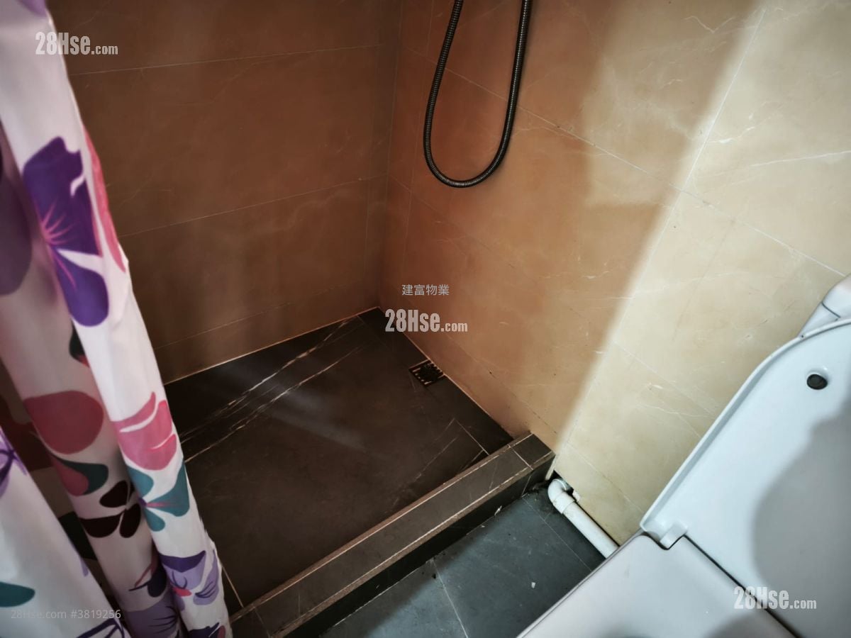 Ho King Building Rental 2 Bedrooms , 1 Bathroom 401 ft²