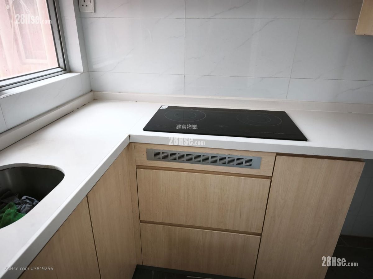 Ho King Building Rental 2 Bedrooms , 1 Bathroom 401 ft²