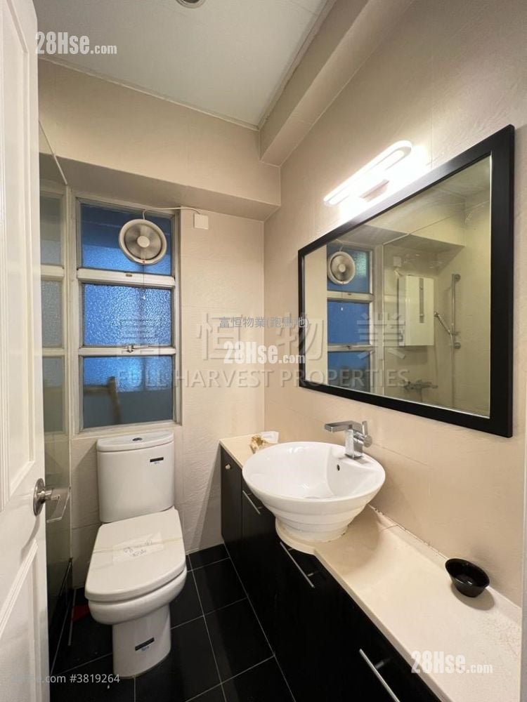 Tsui Man Court Sell 2 Bedrooms , 1 Bathroom 492 ft²