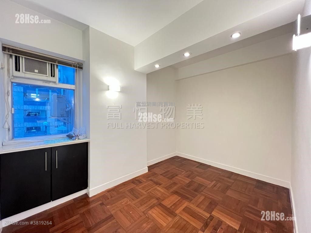 Tsui Man Court Sell 2 Bedrooms , 1 Bathroom 492 ft²
