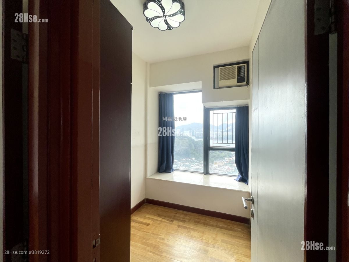 鲤湾天下 售盘 3 房 636 平方尺