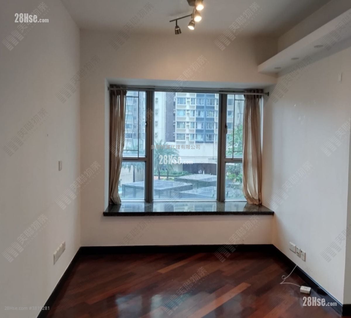 Tseung Kwan O Plaza Sell 2 Bedrooms , 1 Bathroom 456 ft²