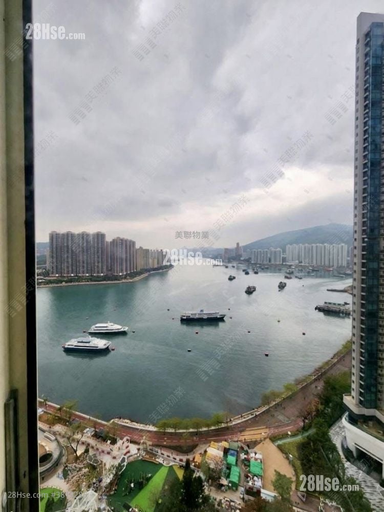 Waterside Plaza Sell 3 Bedrooms , 1 Bathroom 572 ft²