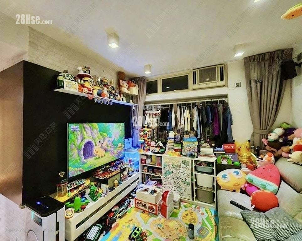 Waterside Plaza Sell 3 Bedrooms , 1 Bathroom 572 ft²