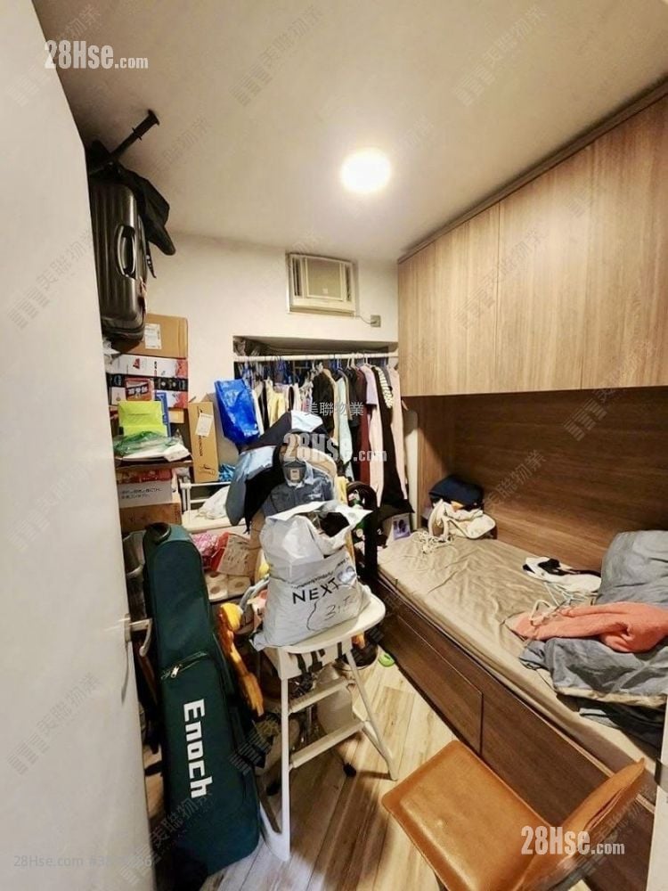 Waterside Plaza Sell 3 Bedrooms , 1 Bathroom 572 ft²