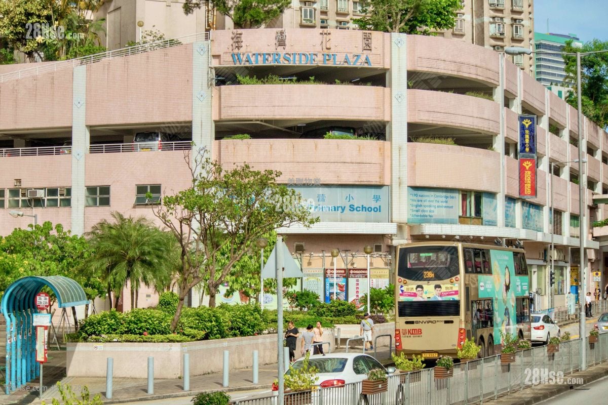 Waterside Plaza Sell 3 Bedrooms , 1 Bathroom 572 ft²