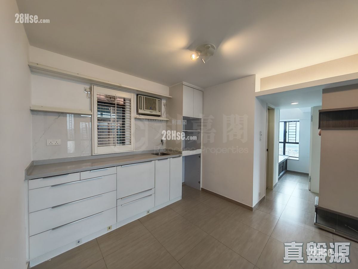 Sun Yuen Long Centre Sell 2 Bedrooms , 1 Bathroom 466 ft²