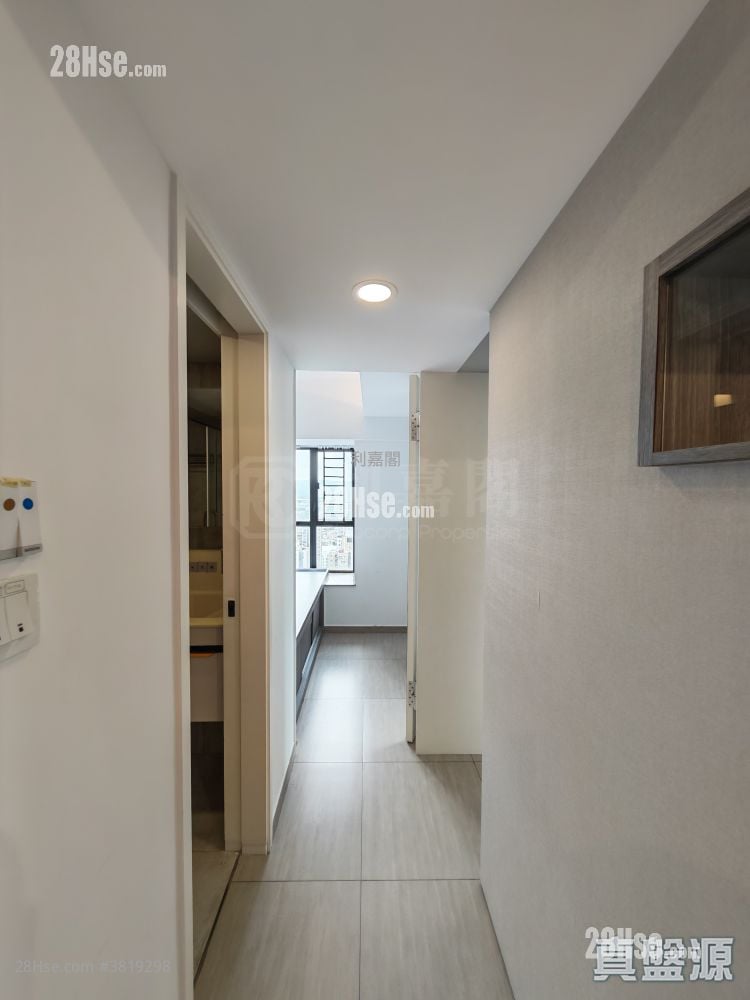 Sun Yuen Long Centre Sell 2 Bedrooms , 1 Bathroom 466 ft²