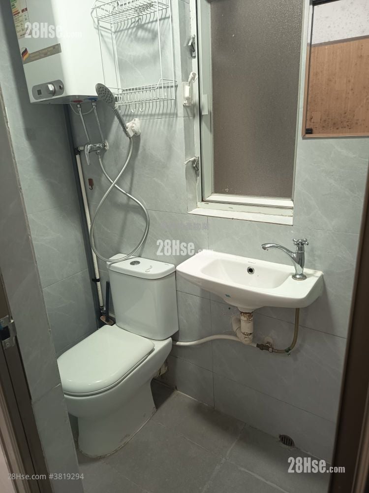 Tak Lee Building Rental 2 Bedrooms , 1 Bathroom 311 ft²