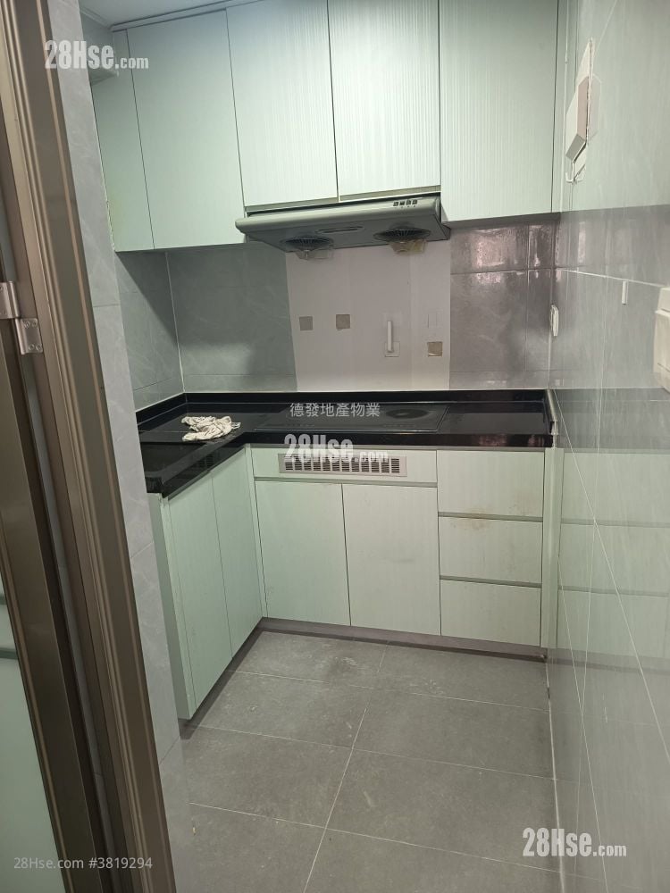 Tak Lee Building Rental 2 Bedrooms , 1 Bathroom 311 ft²