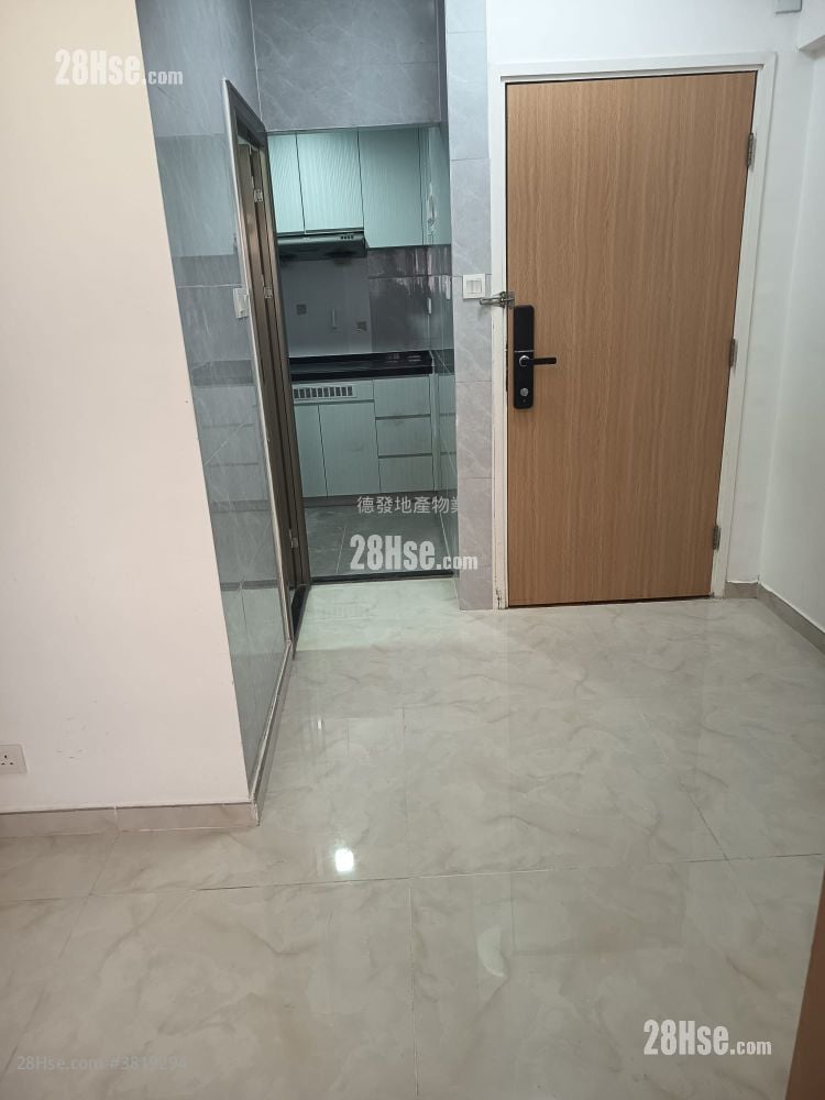 Tak Lee Building Rental 2 Bedrooms , 1 Bathroom 311 ft²