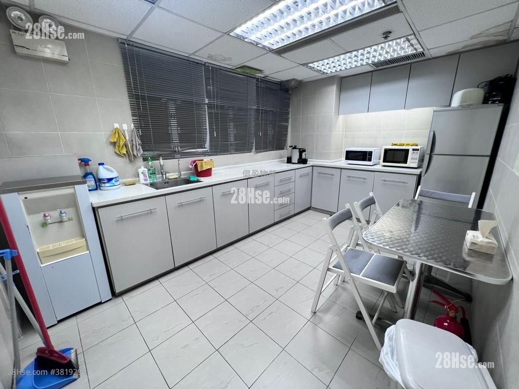 利維大廈 租盤 12,000 平方呎