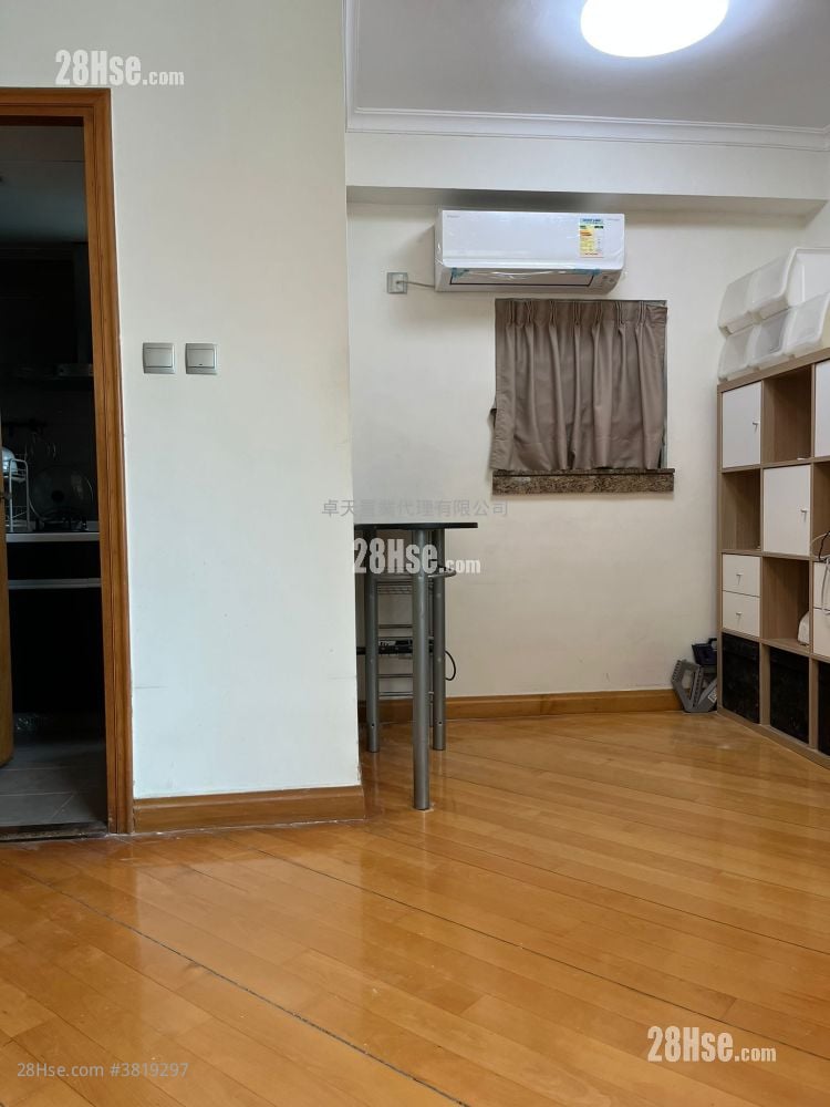 Horae Place Sell 3 Bedrooms , 2 Bathrooms 533 ft²