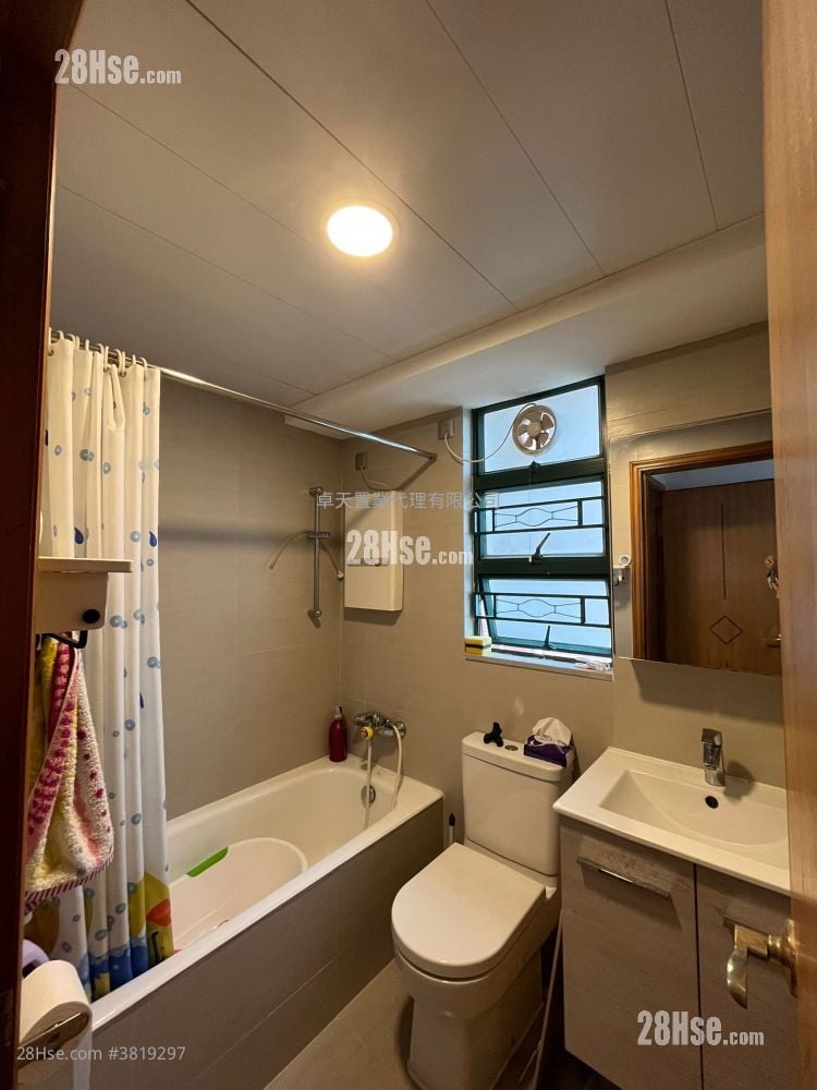 Horae Place Sell 3 Bedrooms , 2 Bathrooms 533 ft²