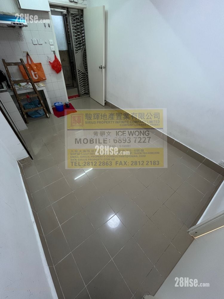 長興大廈 租盤 1 房 , 1 浴室 228 平方呎