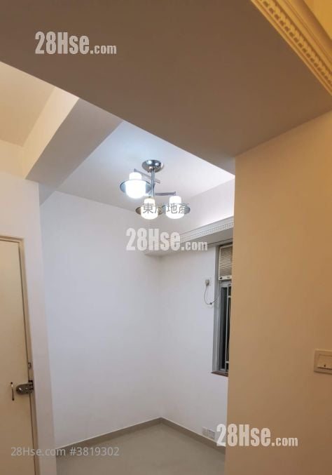 僑榮大廈 售盤 2 房 , 1 浴室 228 平方呎