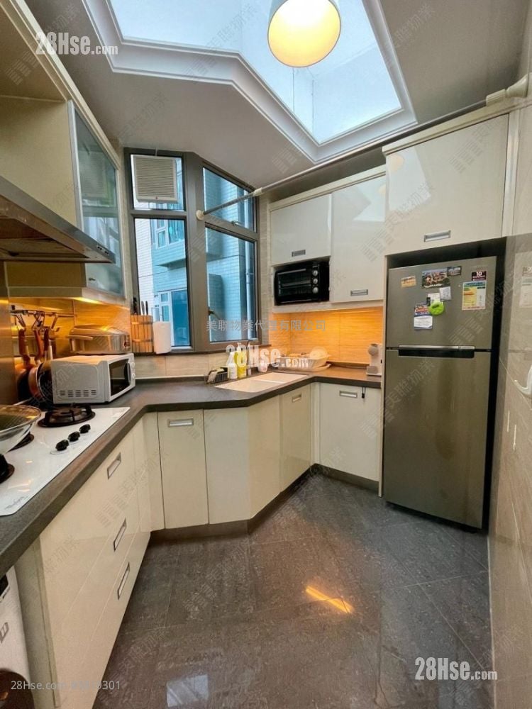 The Cairnhill Sell 2 Bedrooms 634 ft²