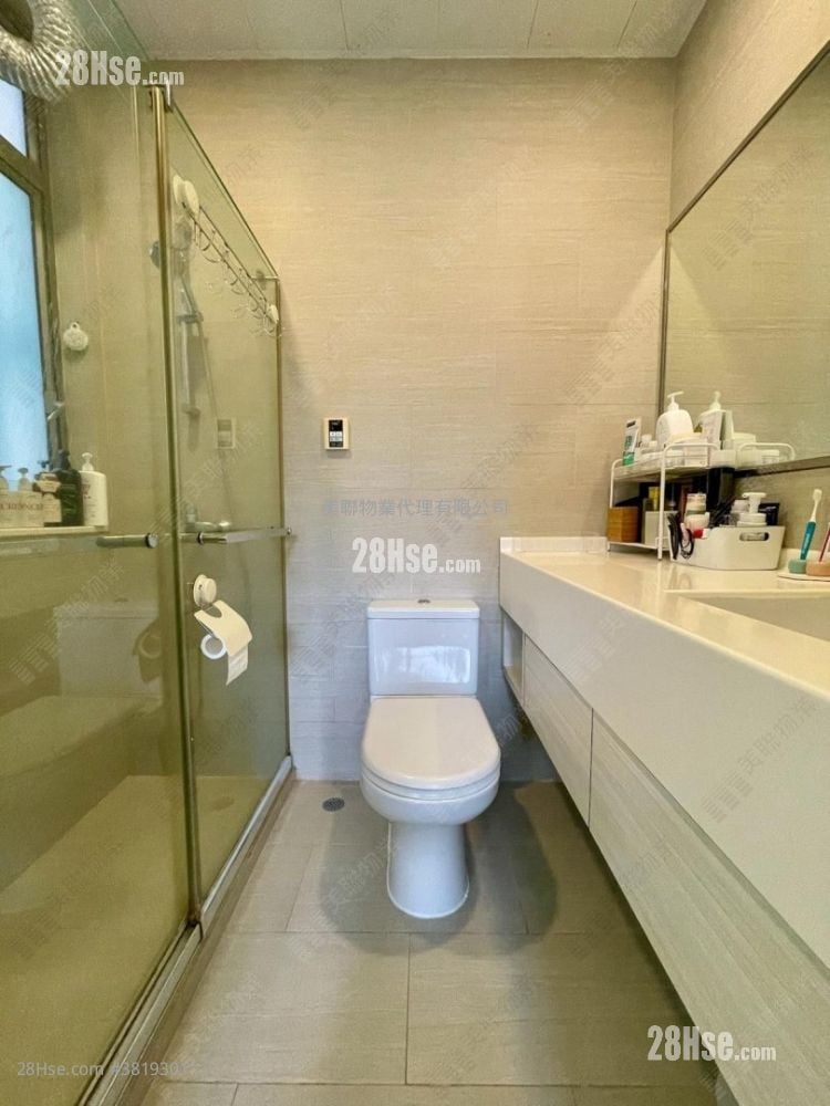 The Cairnhill Sell 2 Bedrooms 634 ft²