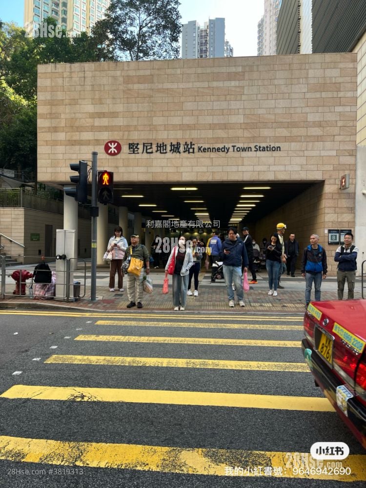 其它: 步行两分鍾到達的地鐵站