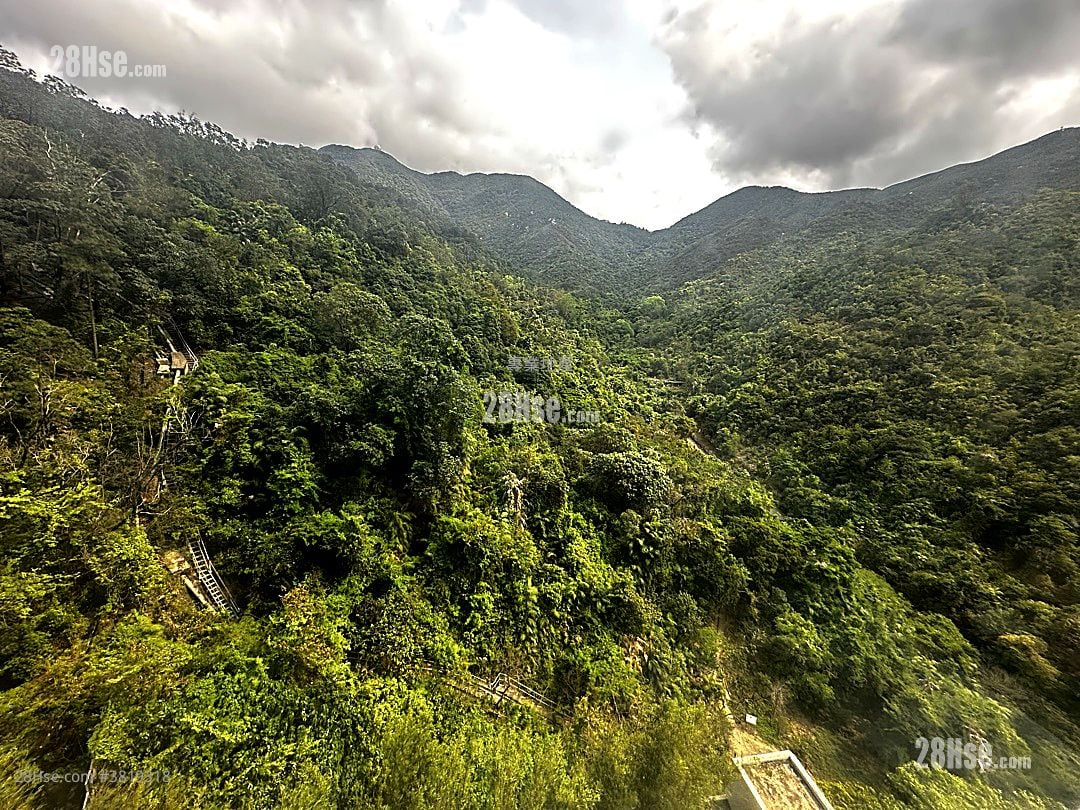 Kornhill Sell 3 Bedrooms , 2 Bathrooms 710 ft²