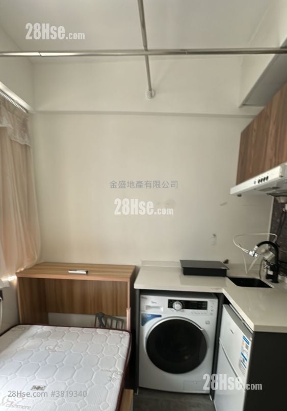 Diamond Mansion Rental 1 Bathroom 110 ft²