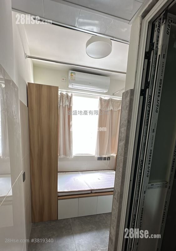 Diamond Mansion Rental 1 Bathroom 110 ft²