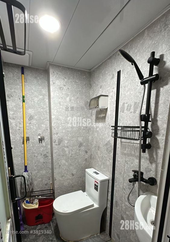 Diamond Mansion Rental 1 Bathroom 110 ft²