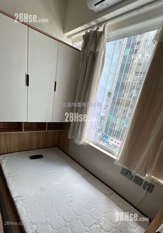 Diamond Mansion Rental 1 Bathroom 110 ft²